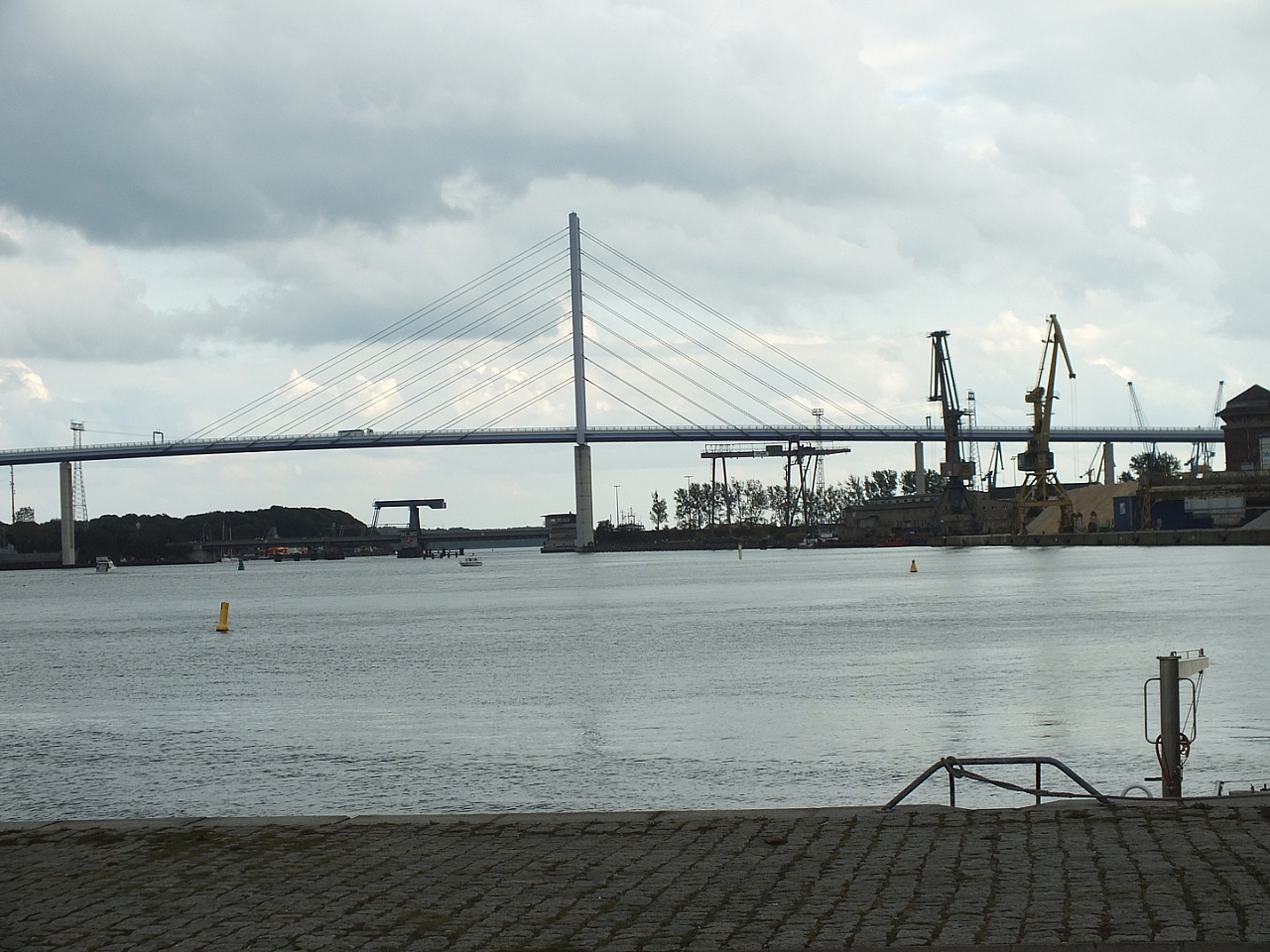 &copy; R.Thiel
29.09.2012 15:43:23
Stralsund
Ostsee 2012
Ostsee-Fotos